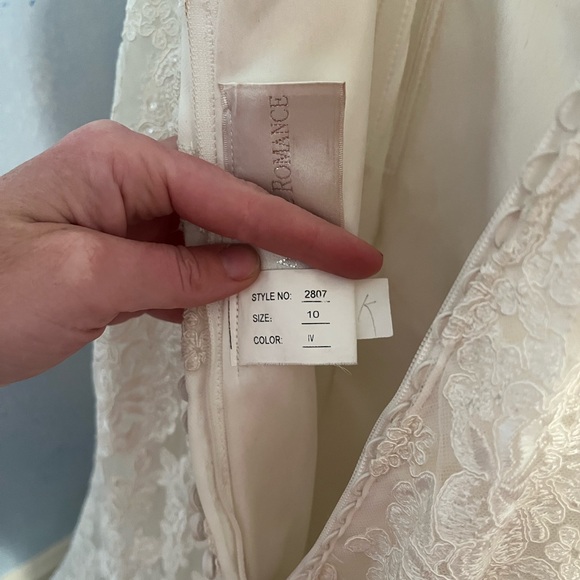 Wedding Dress - Picture 5 of 8